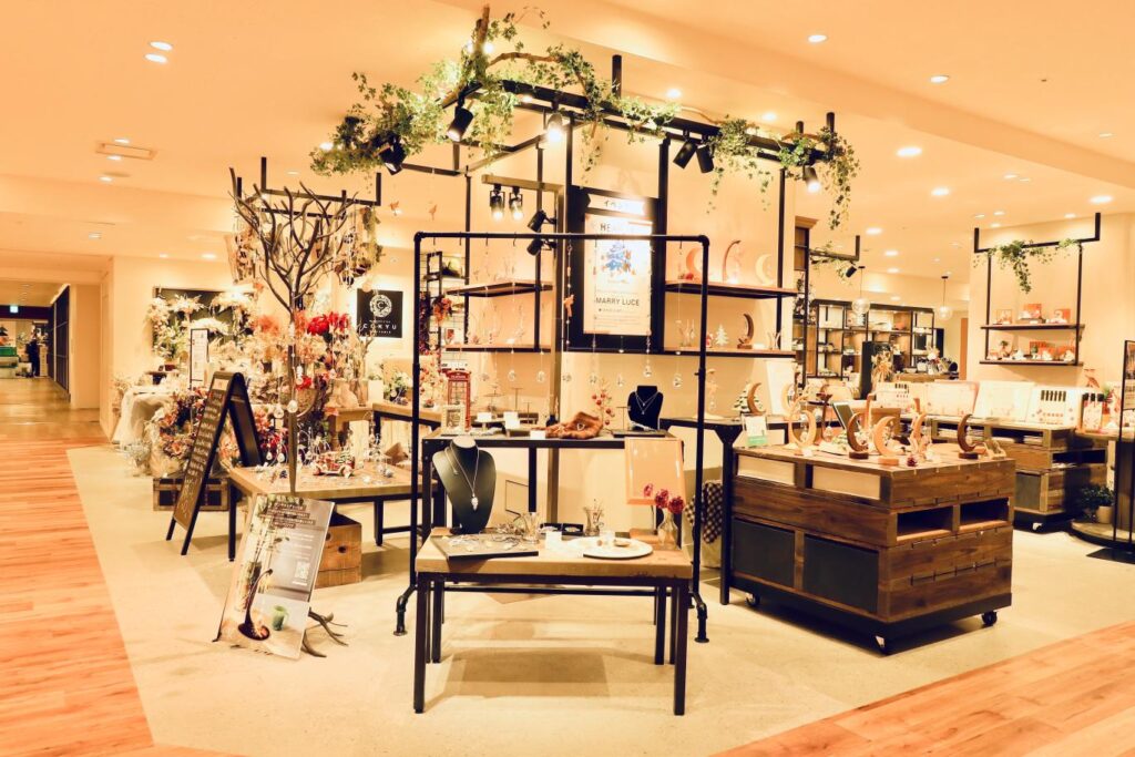 マリールチェのサンキャッチャー神戸阪急出展の様子